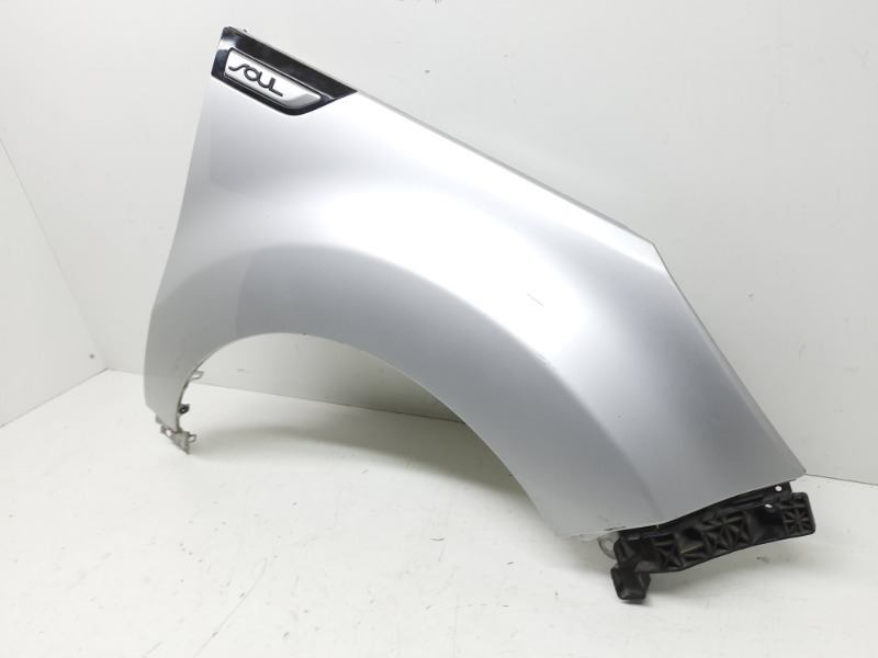 Крыло переднее правое