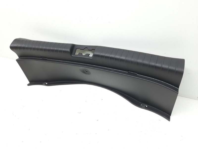 Обшивка багажника