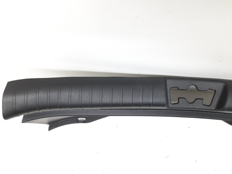 Обшивка багажника