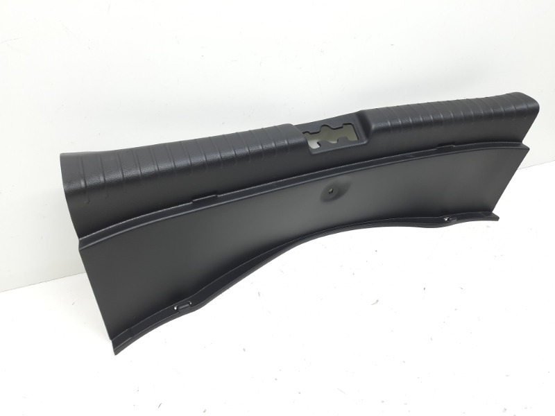 Обшивка багажника