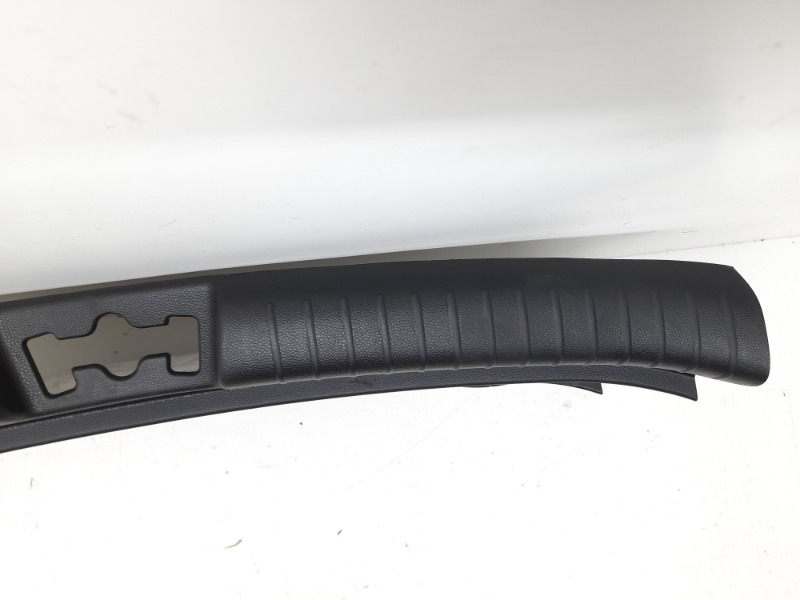 Обшивка багажника