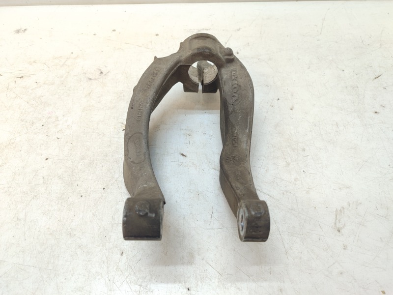 Кронштейн амортизатора левый