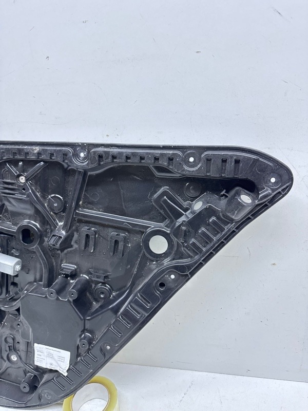 Стеклоподъемник электр. задний правый