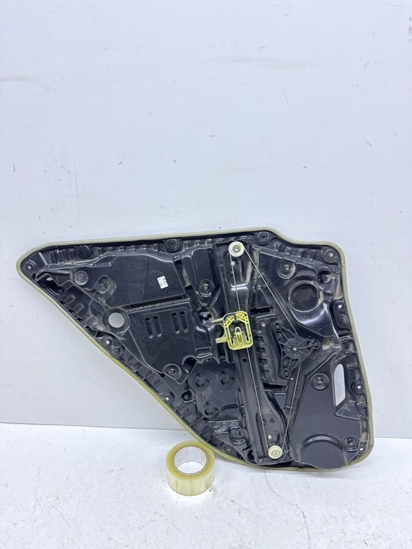 Стеклоподъемник электр. задний правый