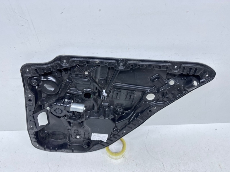 Стеклоподъемник электр. задний правый