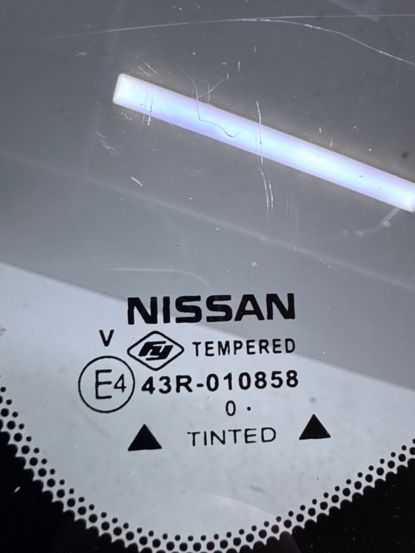 Стекло заднее