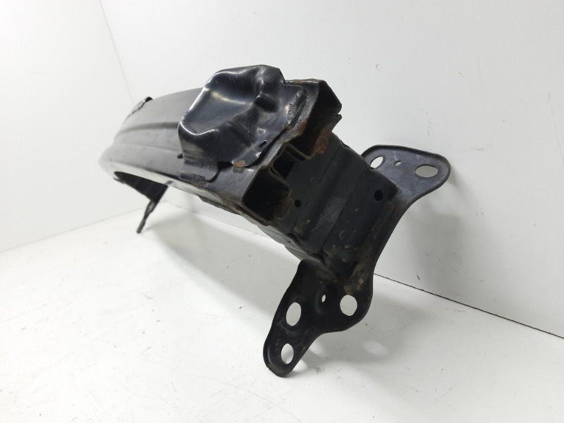 Усилитель переднего бампера