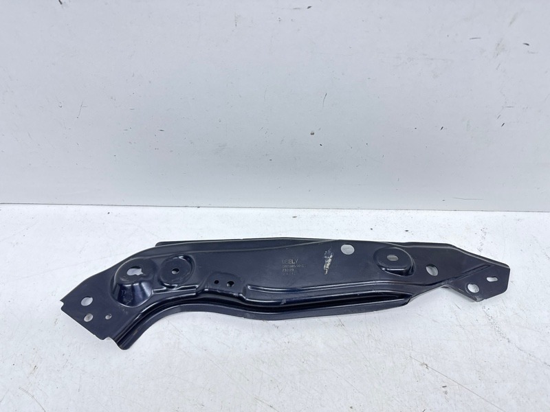 Кронштейн фар правый