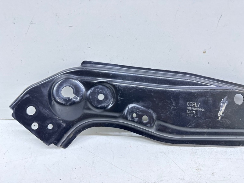 Кронштейн фар правый