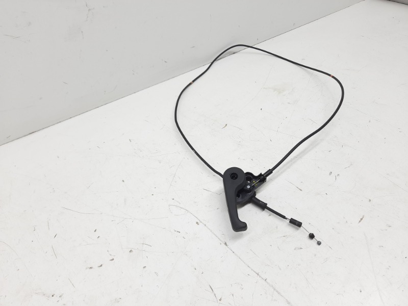 Трос открывания капота