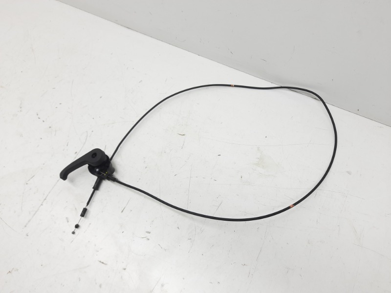 Трос открывания капота