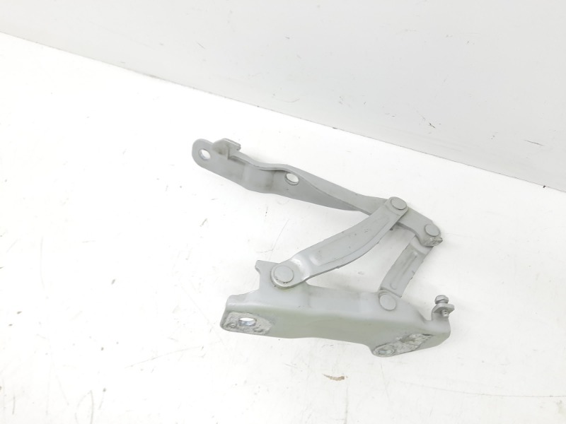 Петля капота левая