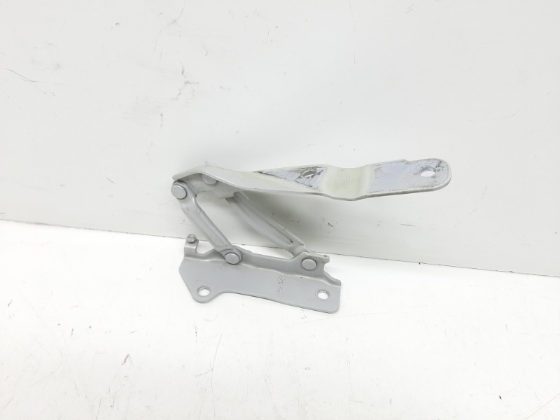 Петля капота левая