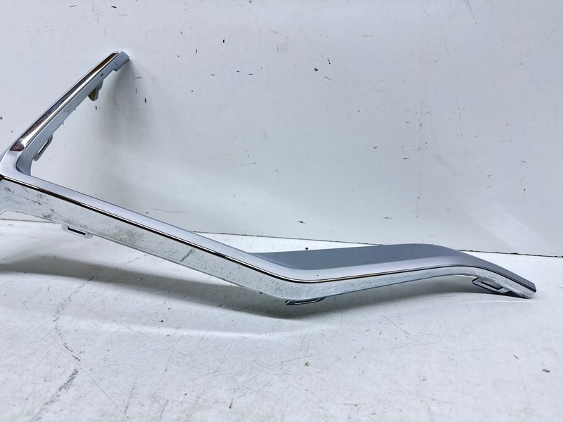 Кронштейн фар левый