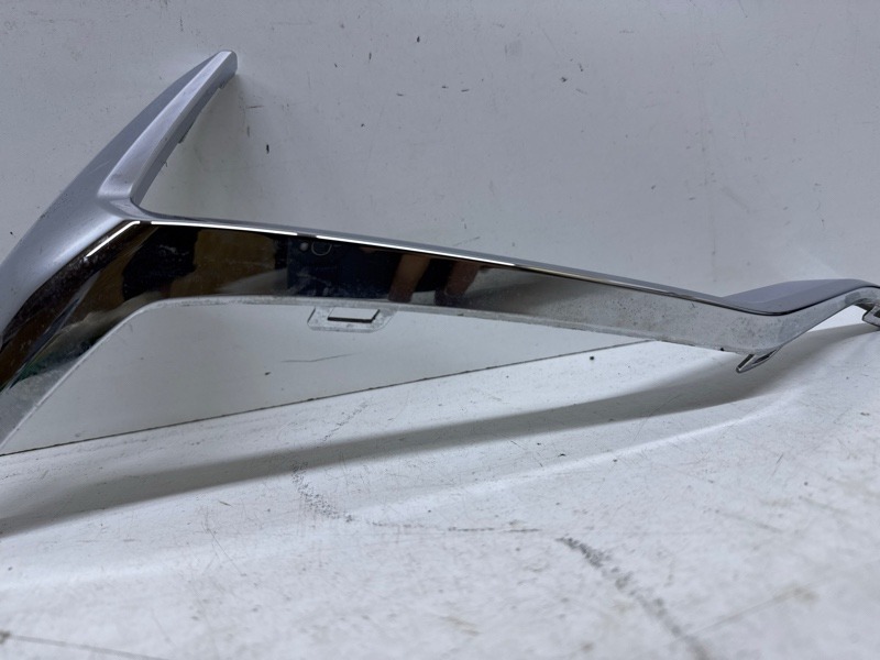 Кронштейн фар левый