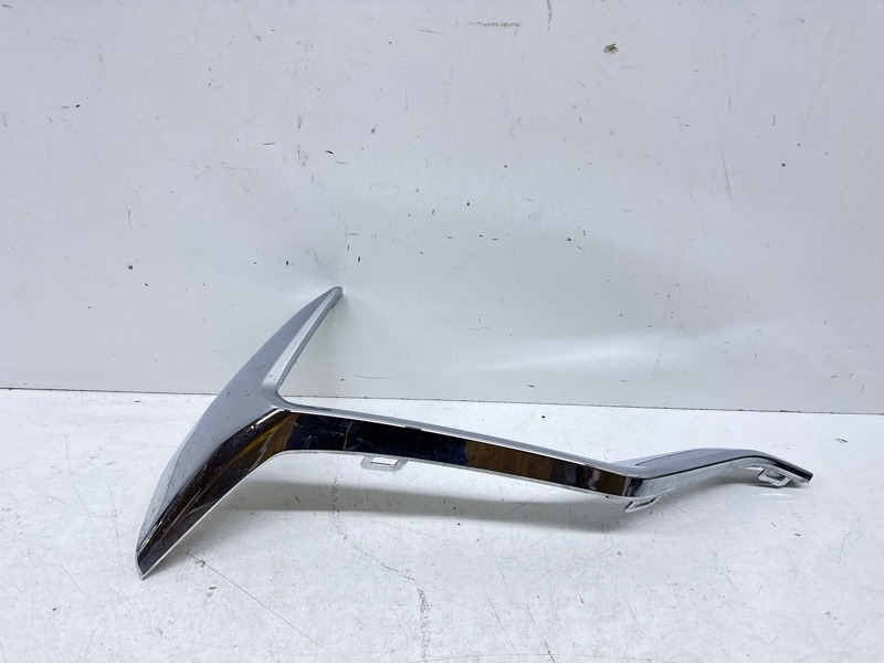 Кронштейн фар левый