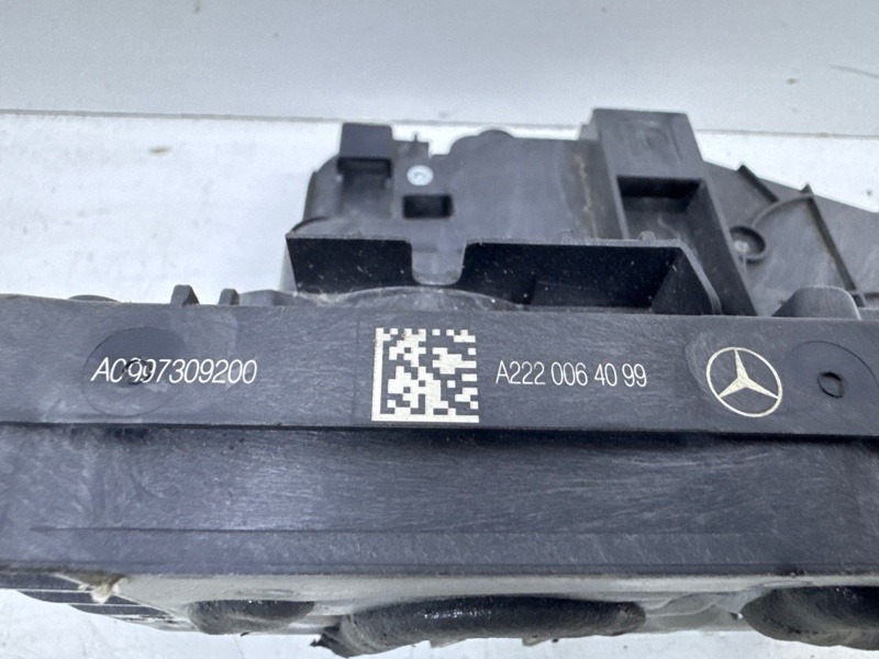 Замок двери задней левой