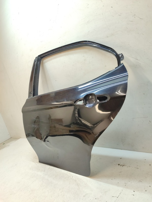 Дверь задняя левая