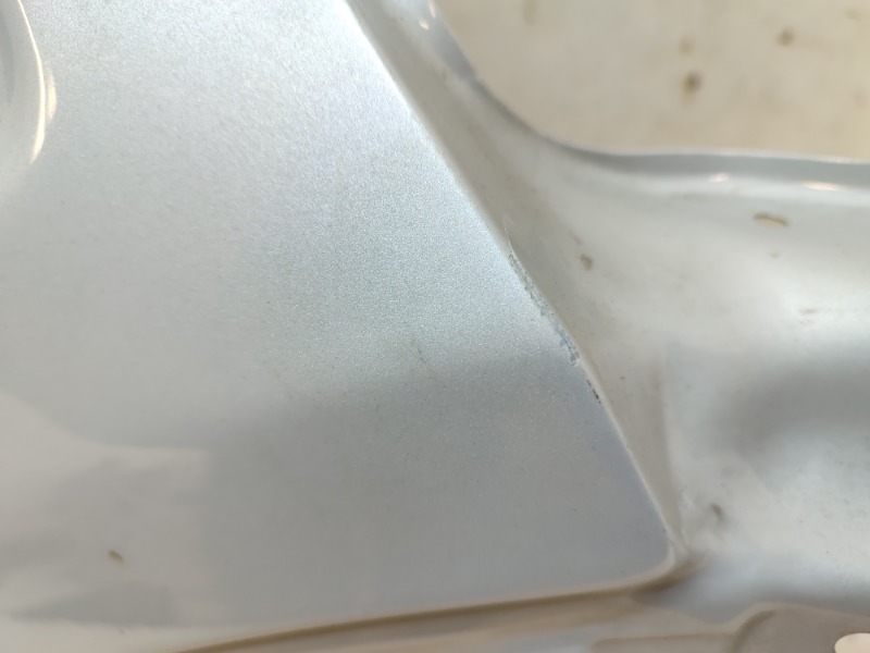 Крыло переднее правое