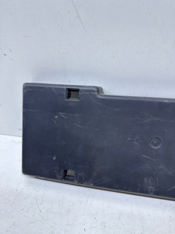 Накладка переднего бампера под номер