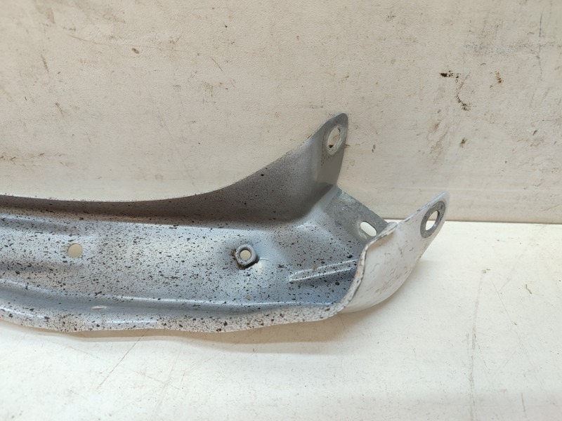 Кронштейн фар левый