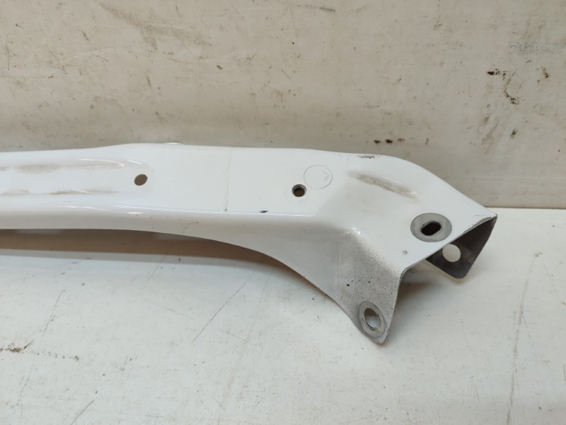 Кронштейн фар левый