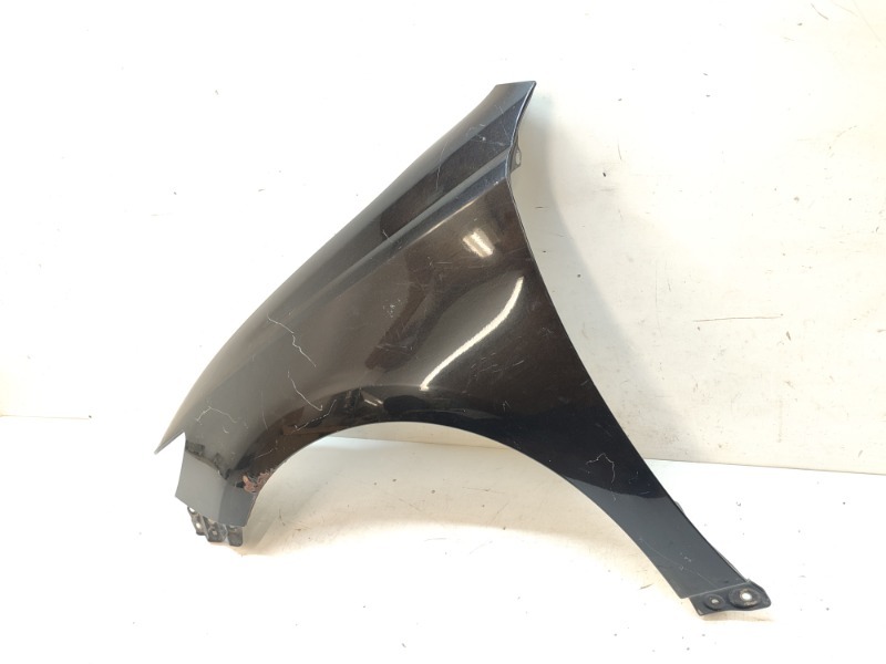 Крыло переднее левое