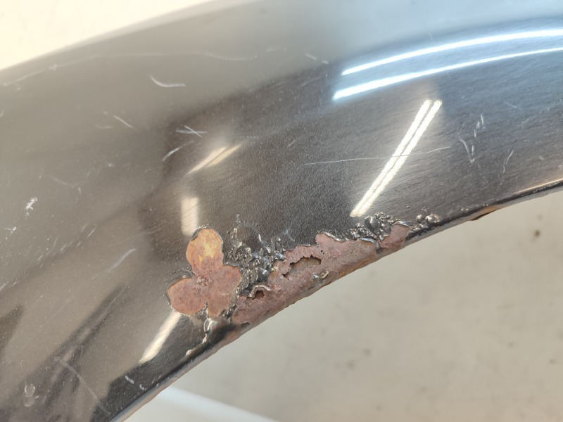 Крыло переднее левое