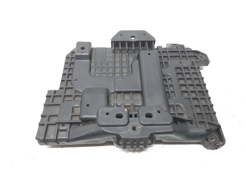 Площадка под аккумулятор (АКБ)