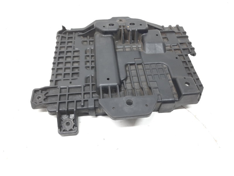 Площадка под аккумулятор (АКБ)