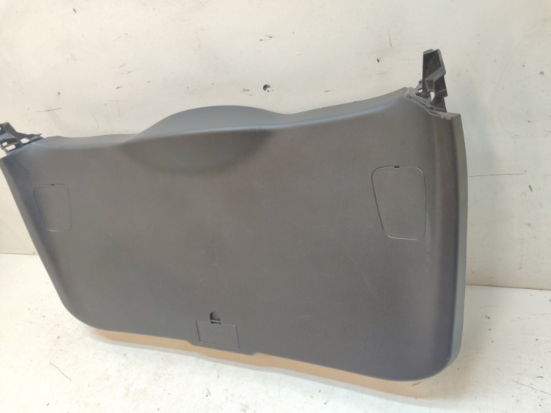 Обшивка багажника