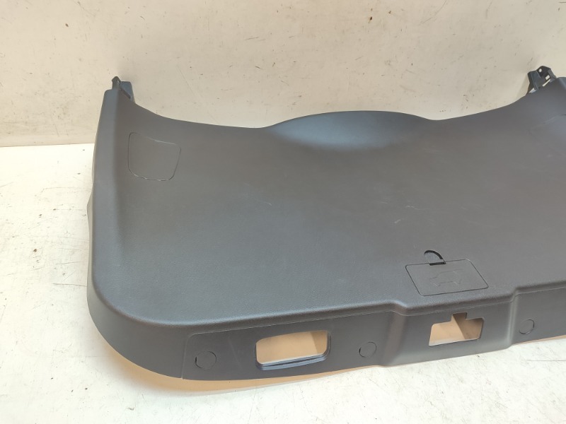 Обшивка багажника