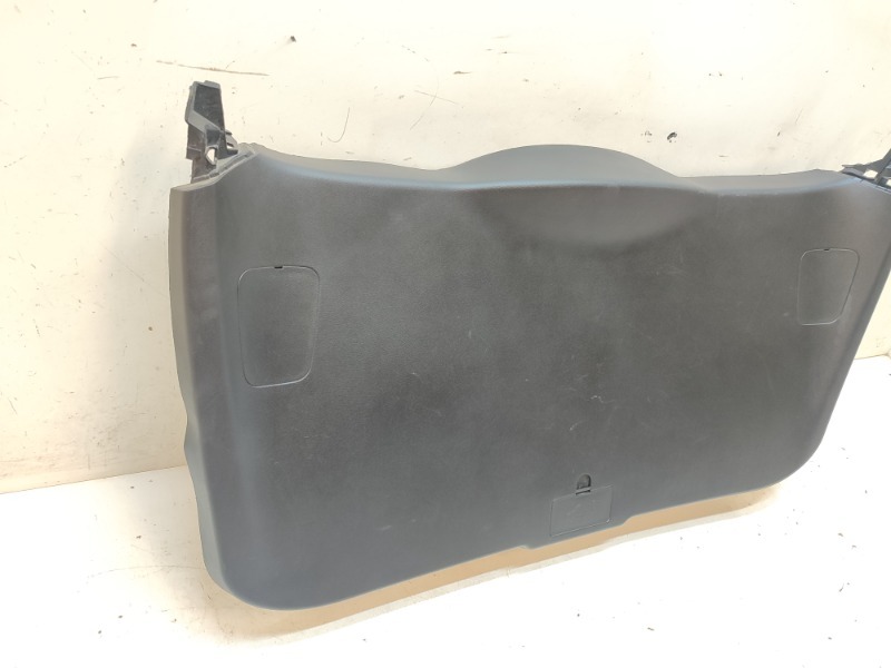 Обшивка багажника