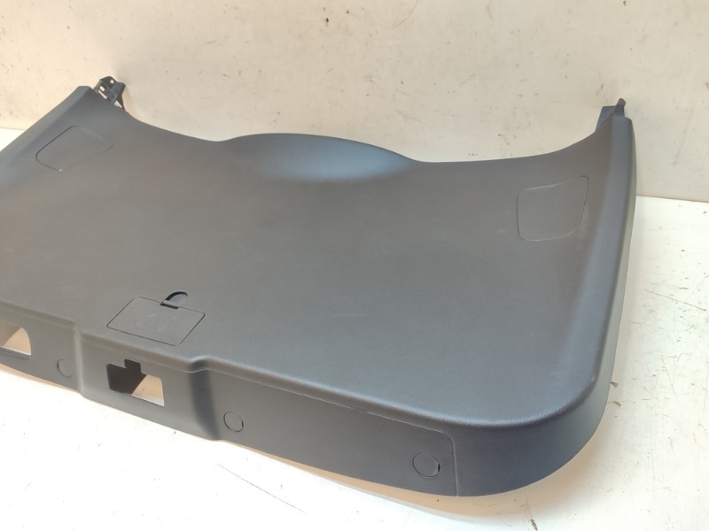 Обшивка багажника