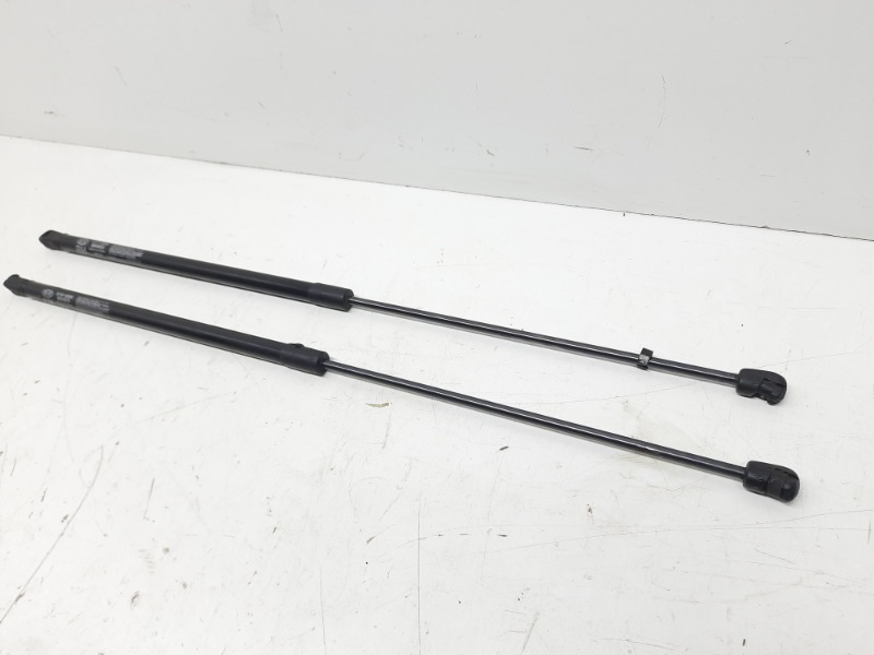 Амортизатор крышки багажника