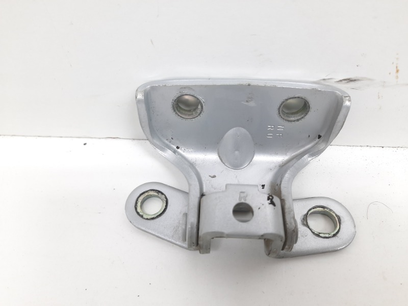 Петля двери задней правой верхняя