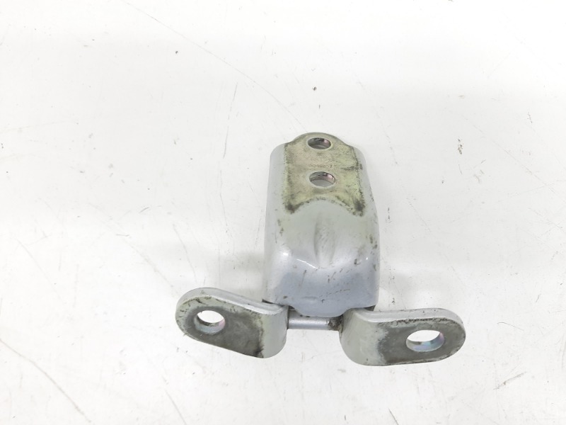 Петля двери передней левой верхняя