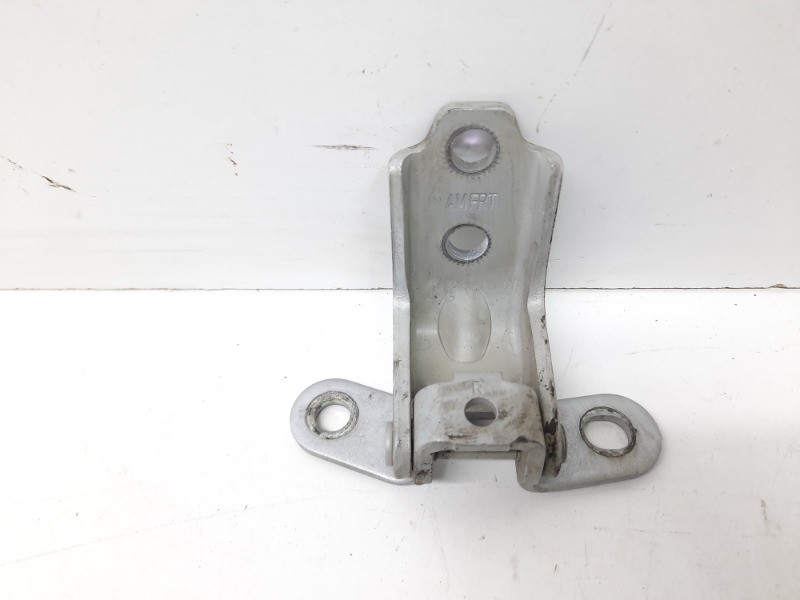 Петля двери передней правой верхняя