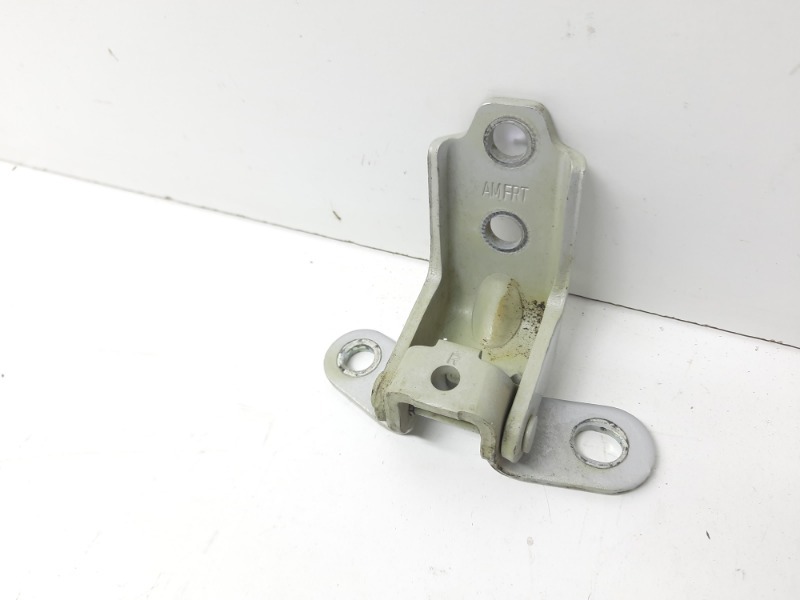 Петля двери передней правой верхняя