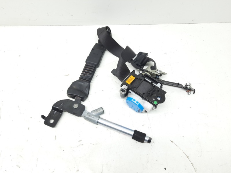 Ремень безопасности