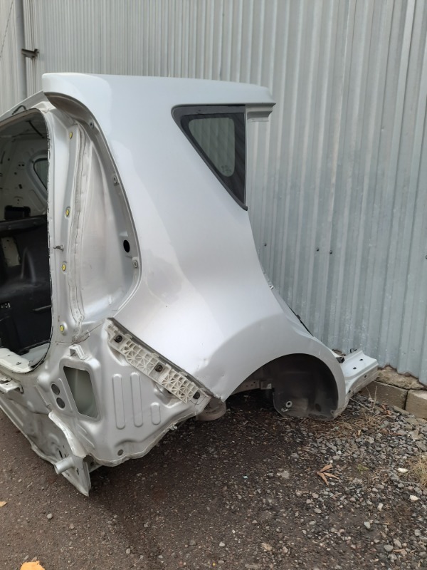 Кузовной элемент