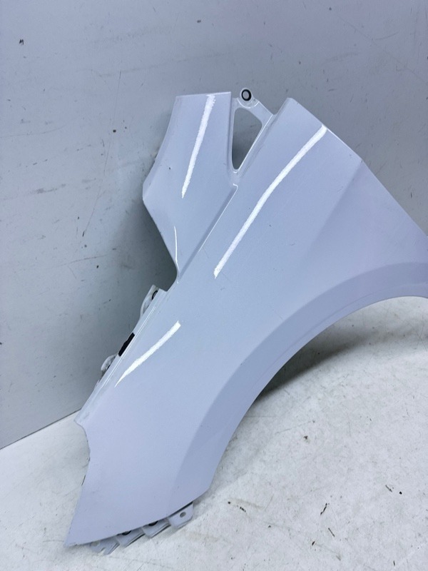 Крыло переднее левое