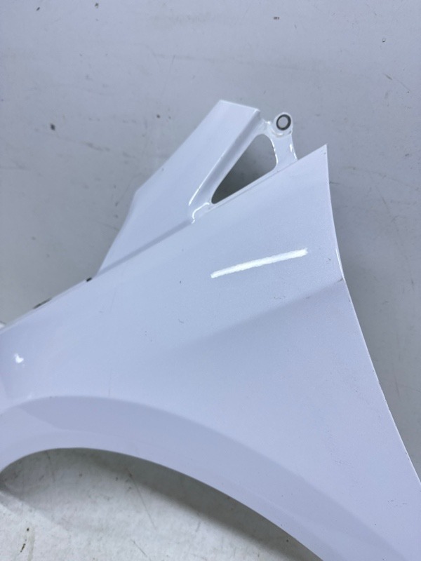 Крыло переднее левое