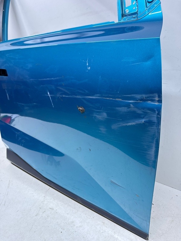 Дверь передняя правая