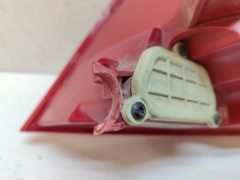 Фонарь задний правый