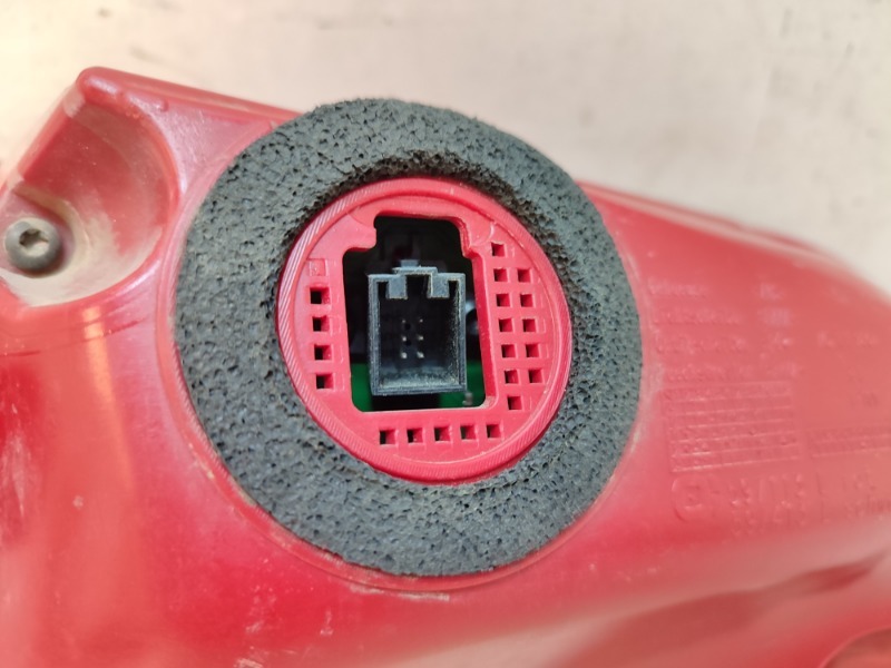 Фонарь задний правый