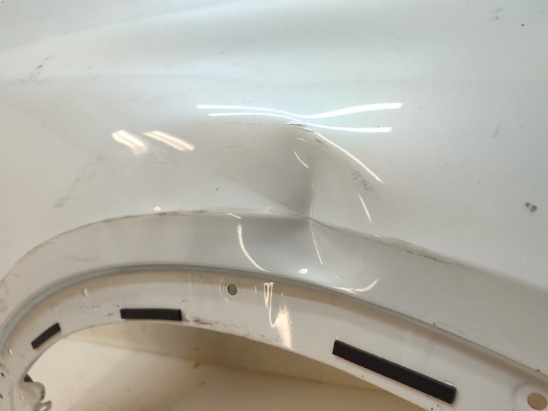 Крыло переднее правое