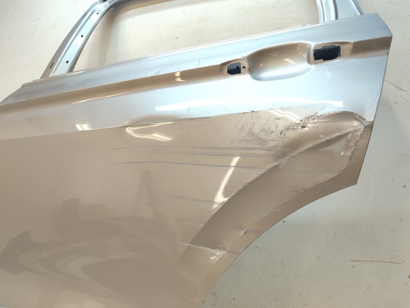 Дверь задняя левая