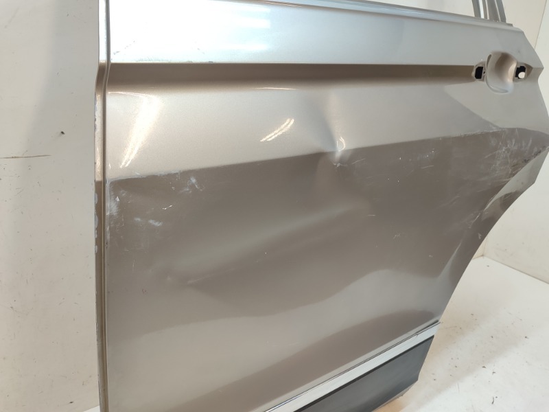 Дверь задняя левая