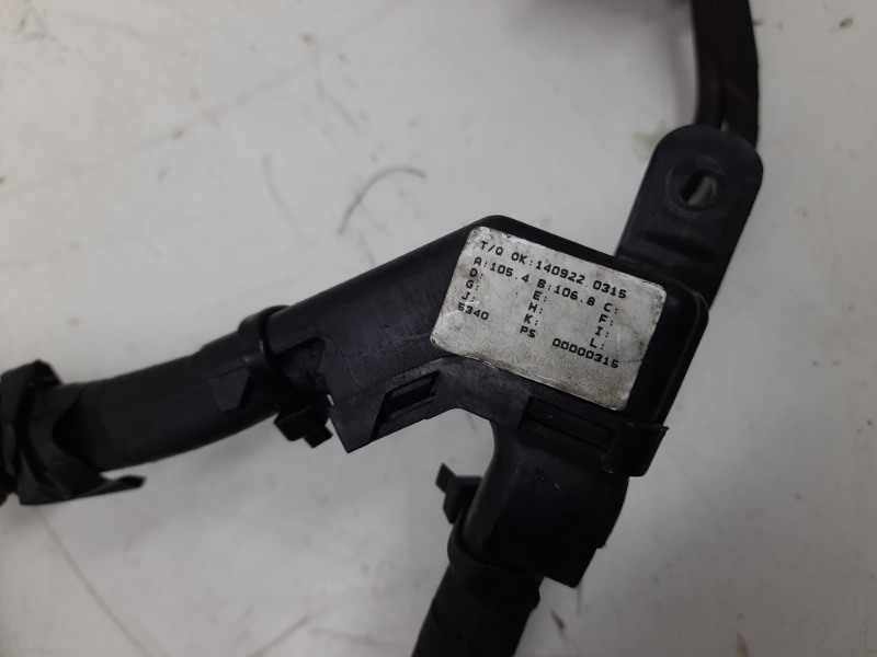 Клемма аккумулятора +